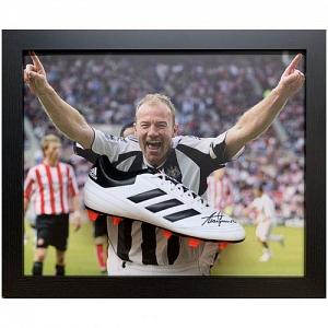 Newcastle United FC Shearer Signed Boot (Framed) 1